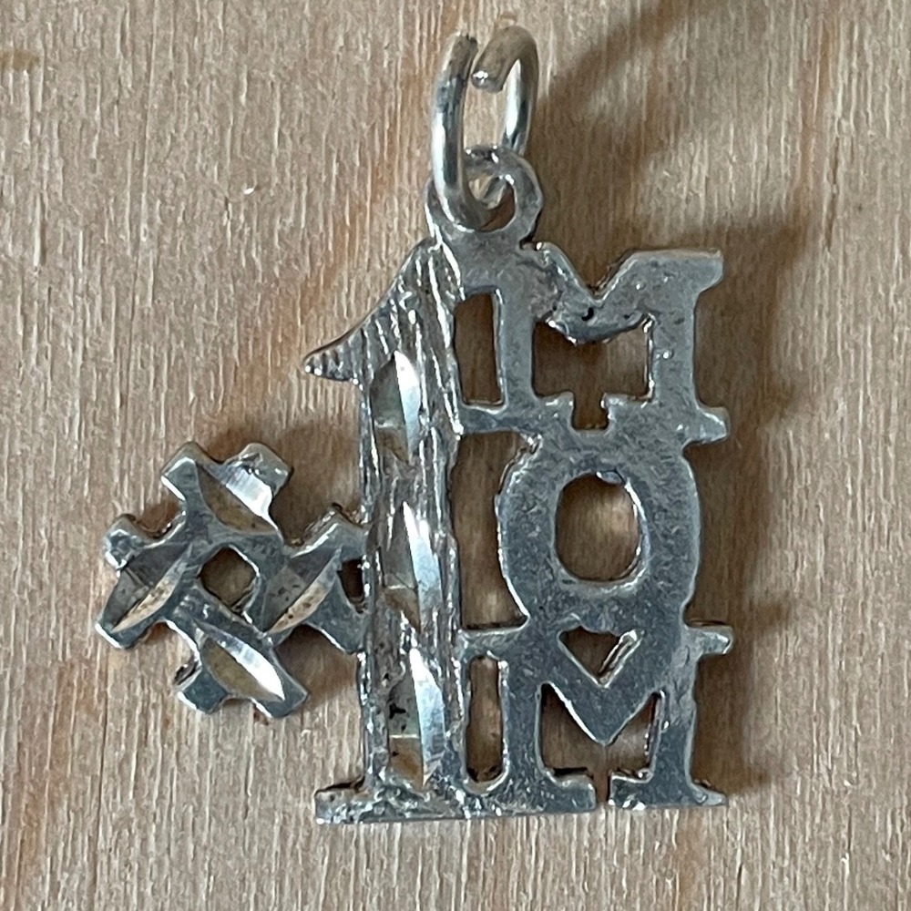 Vintage Sterling Silver 925 #1 Mom Diamond Cut Charm Pendant